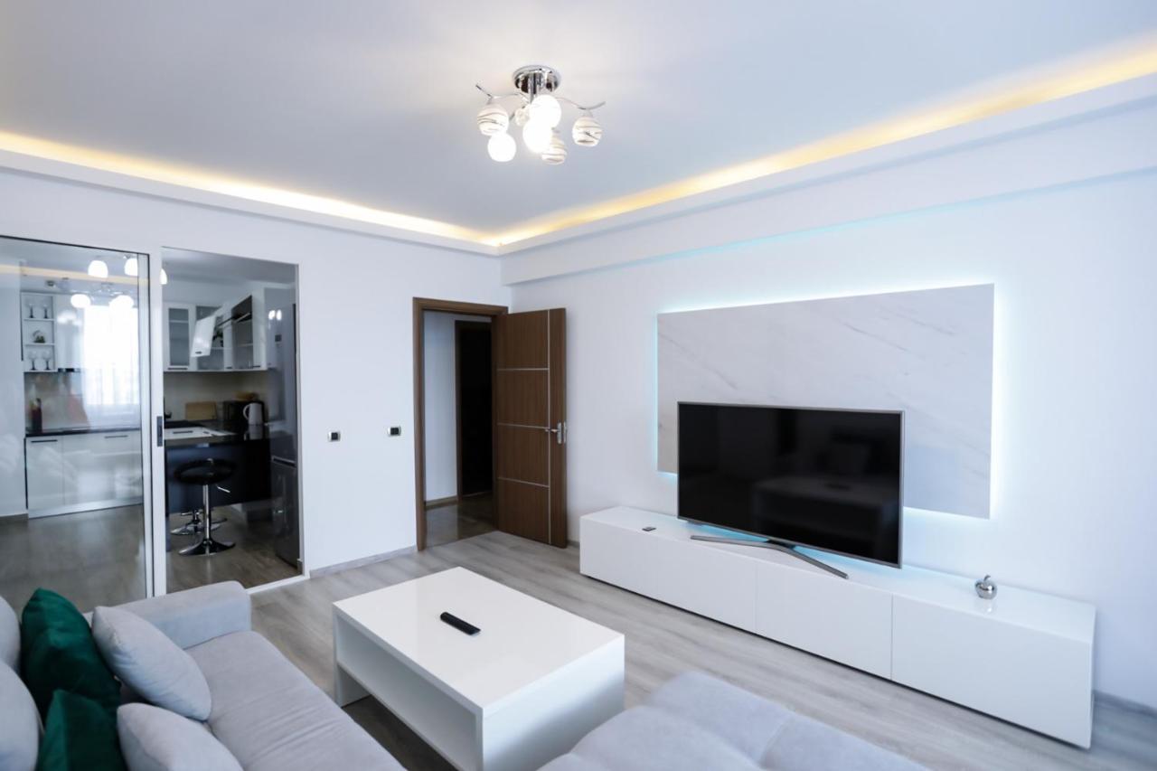 Isaran Apartament With Panoramic City View ブラショフ エクステリア 写真