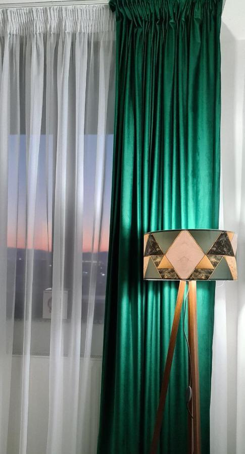 Isaran Apartament With Panoramic City View ブラショフ エクステリア 写真
